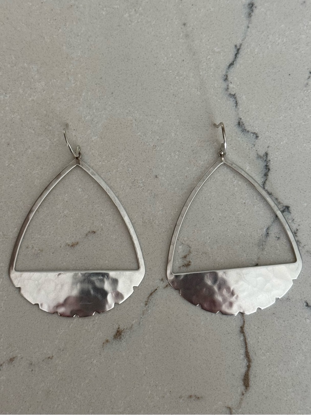 Silpada scalloped hammered silver teardrop dangle drop hoop earrings
